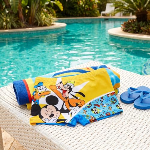 Bañador de Mickey Mouse para días de playa en color amarillo 3