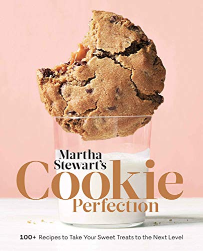 Martha Stewart's Cookie Perfection: 100+ Recipes to Take Your Sweet Treats to The Next Level: A Baking Book - Hardcover by Editors of Martha Stewart Living
