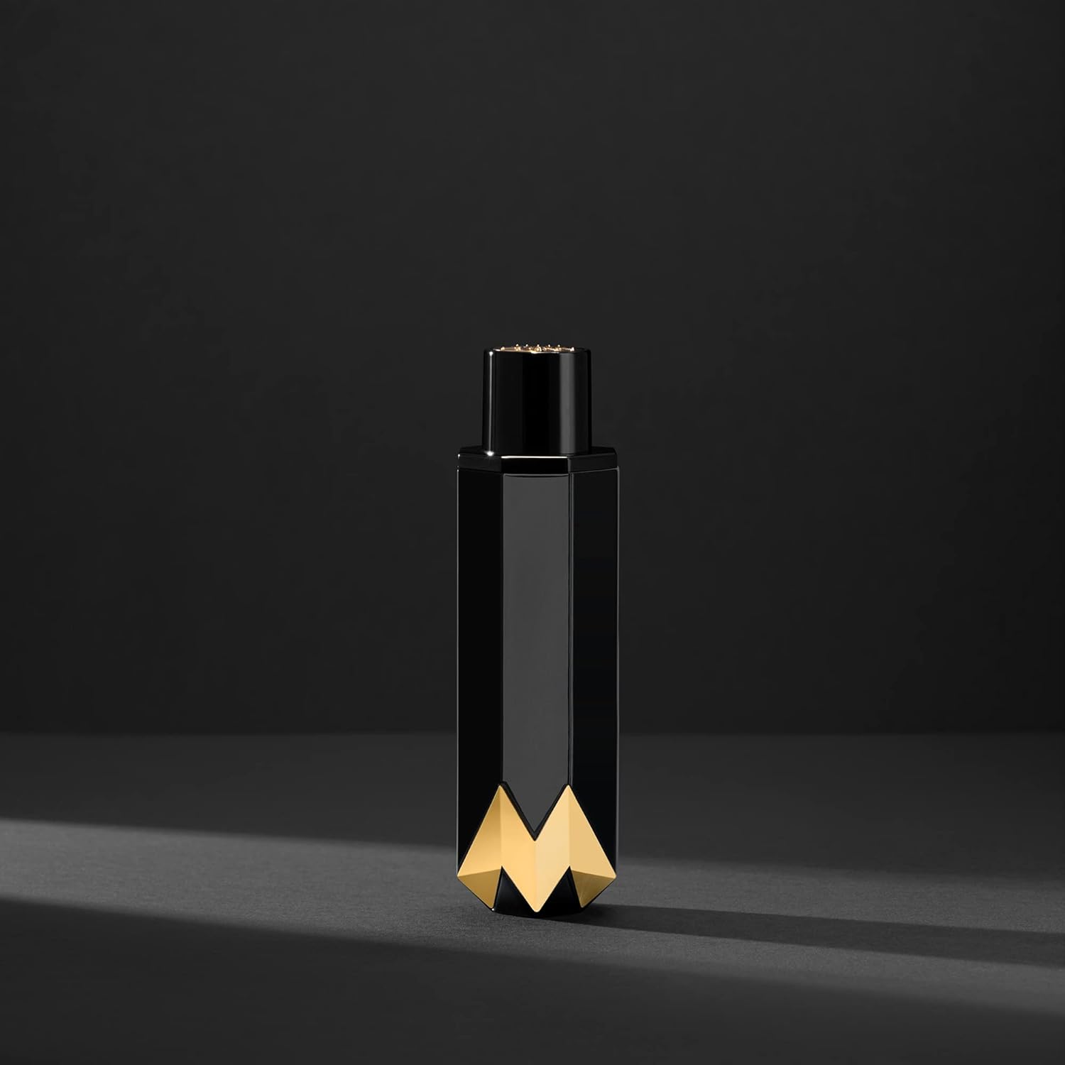 ROYALTY BY MALUMA Onyx from - Perfume for Men - Fresh, Bright, and Luminous Scent - Opens with Notes of Cardamom, Pear, and Bergamot - Perfect for Date Night or Evening Out - 2.5 oz EDP Spray - Image 2