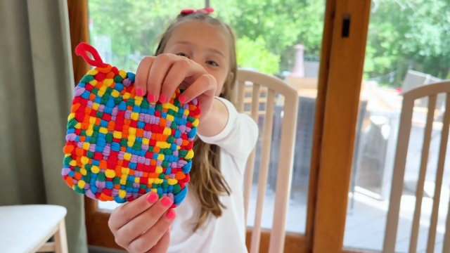 Amazon.com: PREBOX Weaving Loom Kit Toys for Kids and Adults