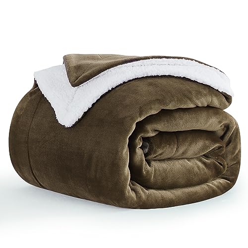 Aisbo Dicke Kuscheldecke Flauschig Braun - Extra Warme Decken für den Winter als Sofadecke Couchdecke 150x200 cm, XL Wohndecke aus hochwertige Sherpa Fleece, Soft Weich Blanket