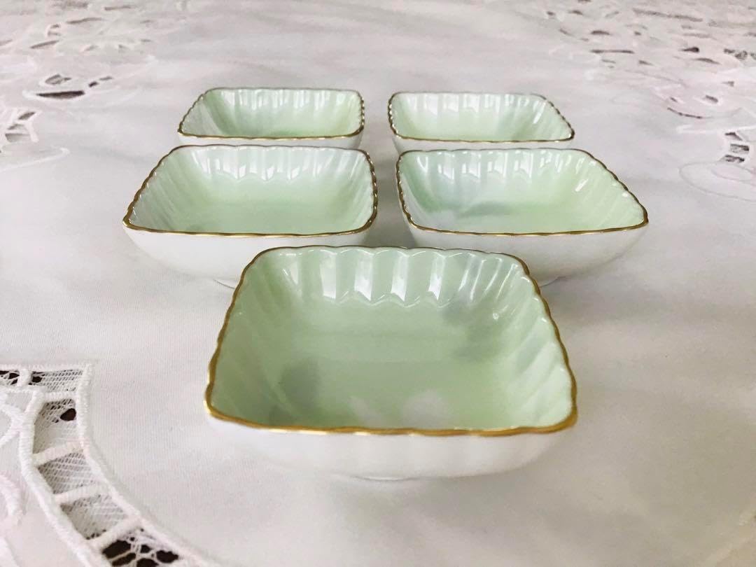 深川製磁 ブルーチャイナ 菊割 フリル 中皿 5枚 深川製磁 ブルーチャイナ 菊割 フリル 中皿 5枚 深川製磁 ブルー