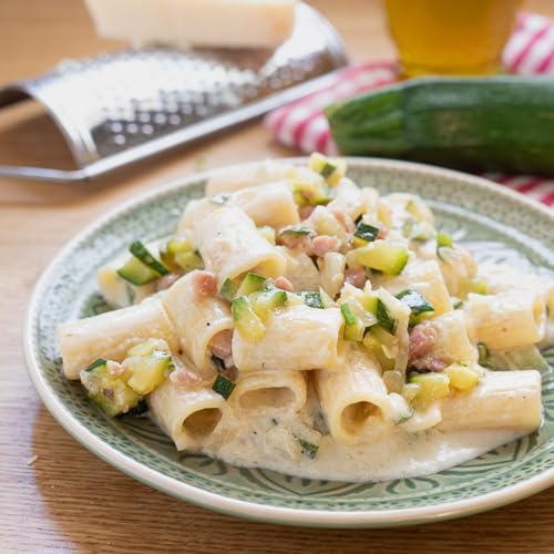 Pasta zucchine e pancetta cremosa
