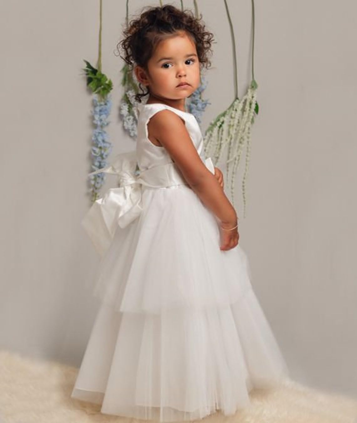 SIRRI Lux Taufkleid für Mädchen mit Schleife und mehrlagigem Tüll – Outfit für besondere Anlässe