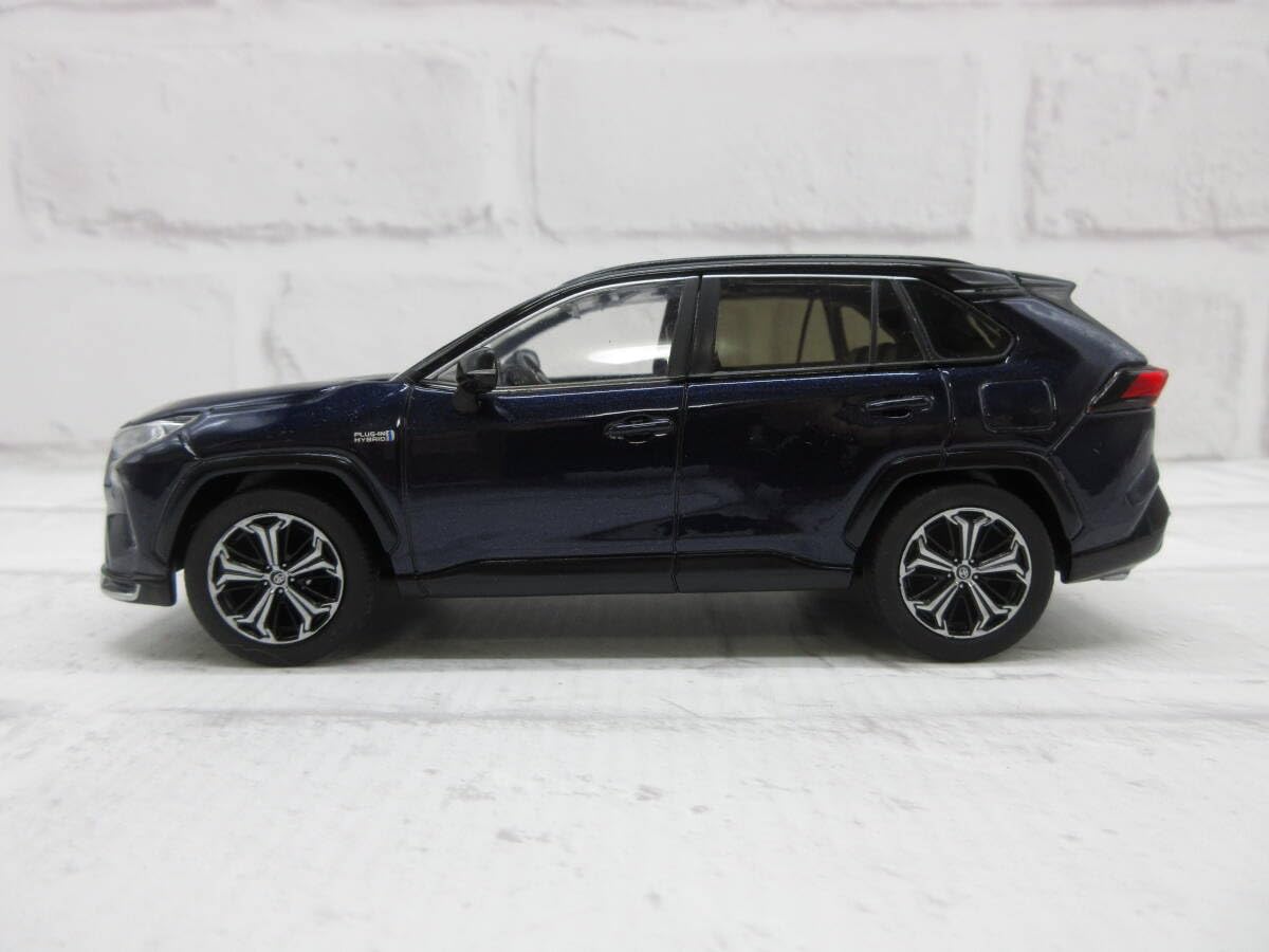Amazon | ミニカー 1/30 ミニカー RAV4 PHV ラブフォー アティチュード