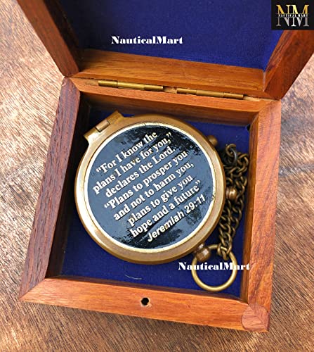 Brújula de latón grabada con caja de madera miniatura 3