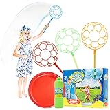 💦 FÁCIL DE MONTAR Y UTILIZAR: Este set para fabricar pompas de jabón es muy fácil de usar y los niños disfrutarán durante horas al aire libre. Vierta la solución de jabón en el tanque incluido en el kit y sumerja las varitas mágicas en el líquido para empezar a crear las divertidas burbujas.