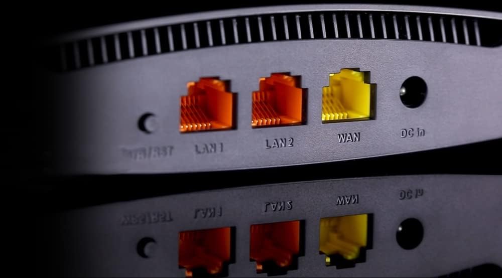 Overhead diagram showing Wi-Fi coverage from the TOTOLINK A720R router across multiple rooms.