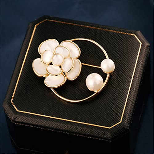 Corsage de perles et broche fleur comme épingle anti-éclairage de robe
