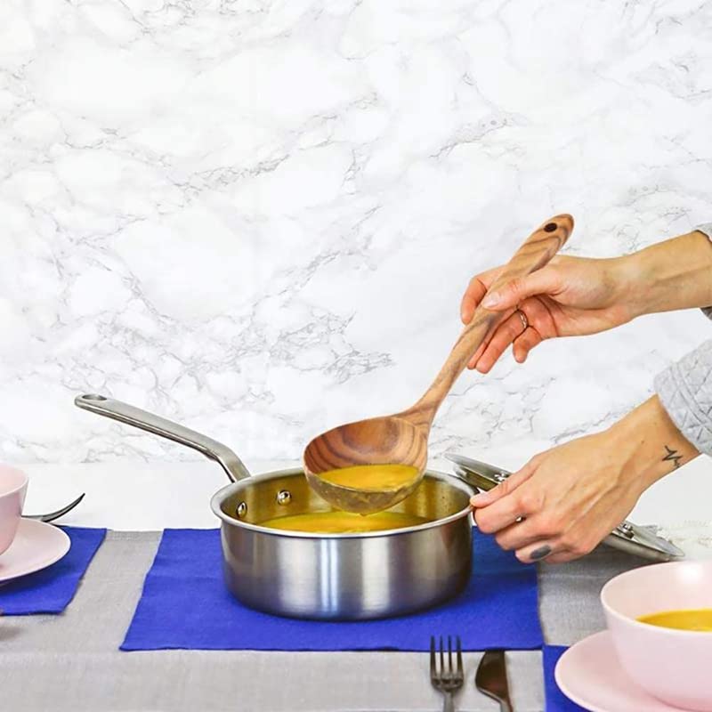 Ensemble d'ustensiles de cuisine en bois avec spatule et outils