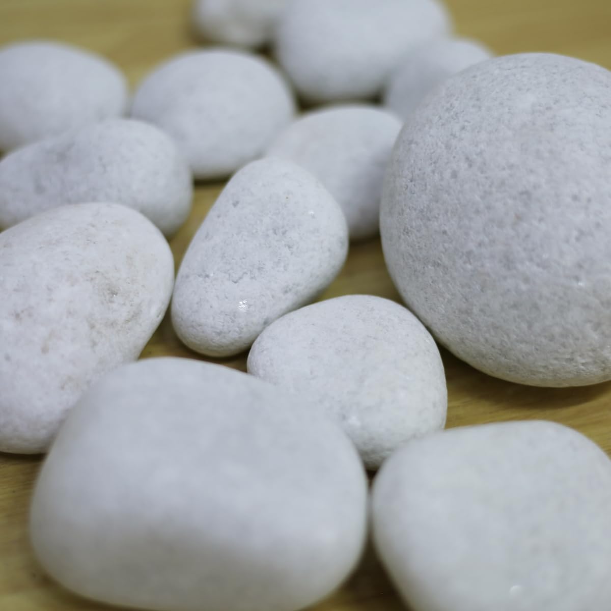Wonderland Super white Big |Decorative Pebbles|Garden Pebbles|Colored Pebbles|Smooth pebbles|River Pebbles (1 kg pack) (B0CB4FX83F) Amazon Price History, Amazon Price Tracker