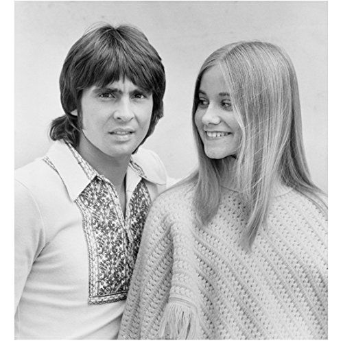 Maureen McCormick 8 Inch x10 Inch Photo The Brady Bunch Teen Angel A Very Brady Christmas B&W w/Davey Jones kn