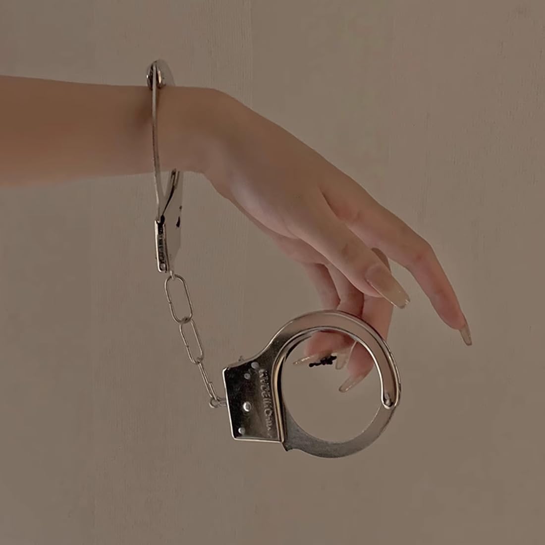 EIHI 2 pièces Manette in Metallo con Chiavi Manette Polizia Vero Manette Giocattoli Gioco per Bambini Giocattolo della Polizia Giocattolo Accessori Ruolo Vestito Operato Palla Puntello
