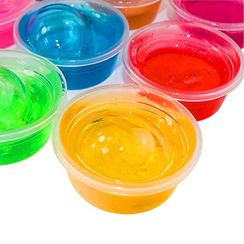 NOUVCOO Christmas Wreaths for Front Door Outside, Artificial Door Wreath with Pine Cones, Red Berries, wx20613, Green