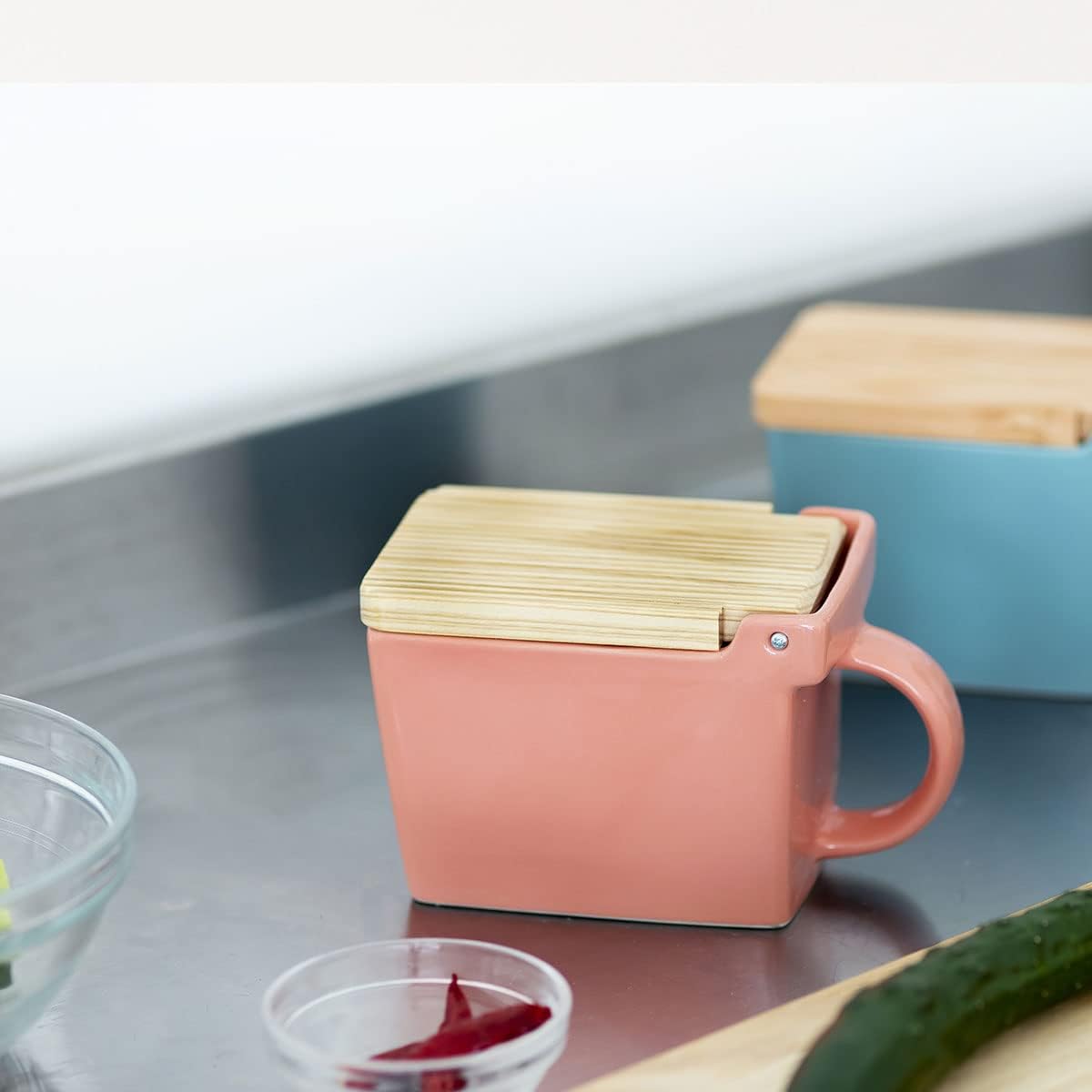 Zero Japan Bee House Premium Salt Box with Hinoki Lid - Container for Sea Salt and Spices - Elegant Cellar for Kitchen Countertop - Coral Pink, 16 oz