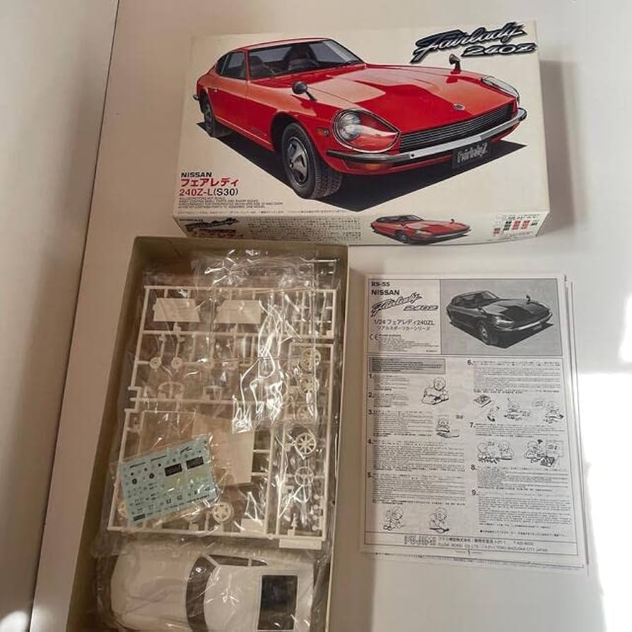 (未使用･未開封品)フジミ 1/24 日産 フェアレディ 240Z-L(S30) エンジン付き Amazon | フジミ模型 1/24 日産 フェアレディ 240Z-L(S30