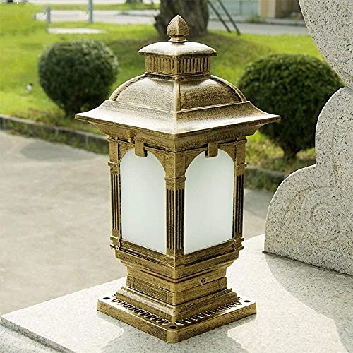 Luminaire extérieur pilier pour l'éclairage chaleureux d'une villa