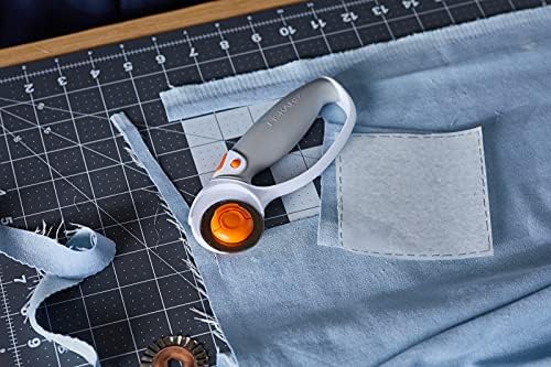 Fiskars Rotary Cutter Ø45 mm Loop Titanium Easy Blade Change, With Comfort Handle, Titanium Carbide, Orange/White, 1003861