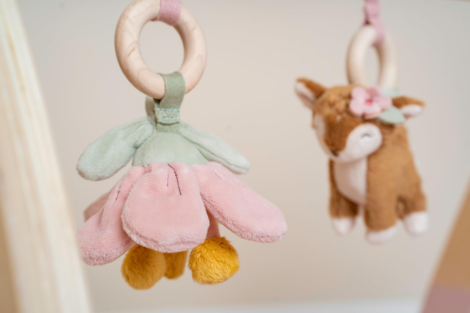 Little Dutch Baby Gym Spieltrapez Spielbogen Holz inkl. Anhänger rosa - Fairy Garden
