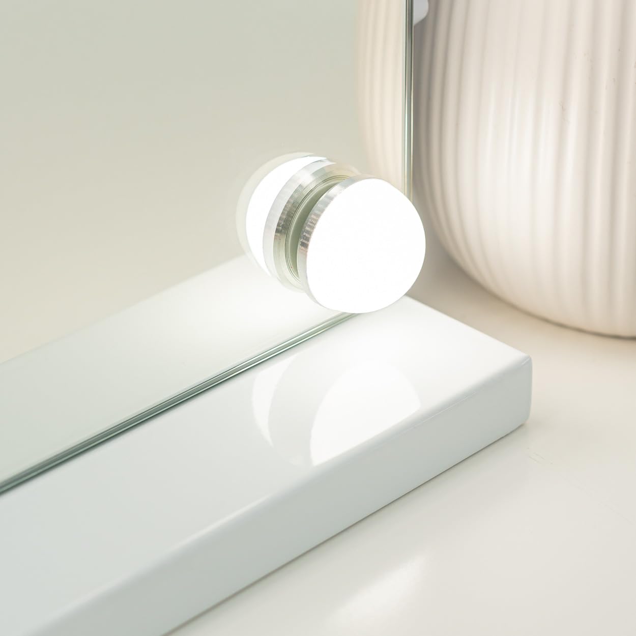 Flamingueo Miroir Coiffeuse - Bande LED - 3 Modes D'Éclairage - Intensité Réglable - Contrôle Tactile - Miroir Maquillage Lumineux - Blanc - 58x12x43cm