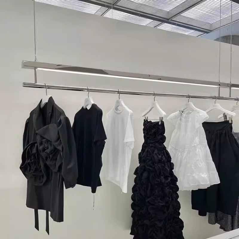 Support de suspension pour robe de mariée réglable pour plafond
