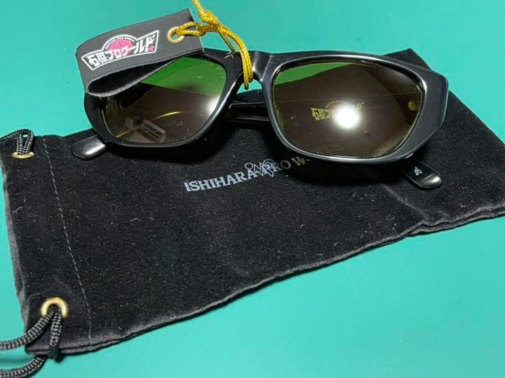 【激レア】西部警察 サングラス＋石原プロワールド未開封ポストカードセット➕本付 西部警察サングラス＋石原プロワールド未開封ポストカードセット