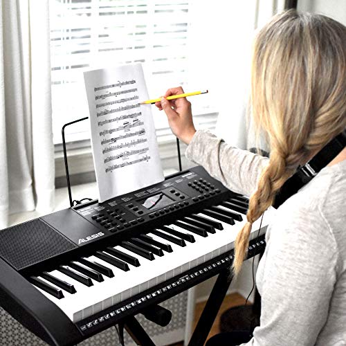 Alesis Melody 61 MKII – Clavier Électronique Portable 61 Touches avec des Enceintes Intégrées, Casque, Micro, Stand de… - Les Beatles, Paul McCartney, John Lennon, RIngo Starr, George Harrison Alesis Melody 61 MKII - Clavier Électronique Portable 61 Touches avec des Enceintes Intégrées, Casque, Micro, Stand de… – Image 4