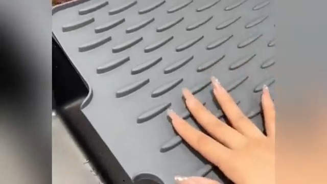 Abtropfmatte Aus Silikon - Auslaufsicherer Spülen-Schutz In Schwarz