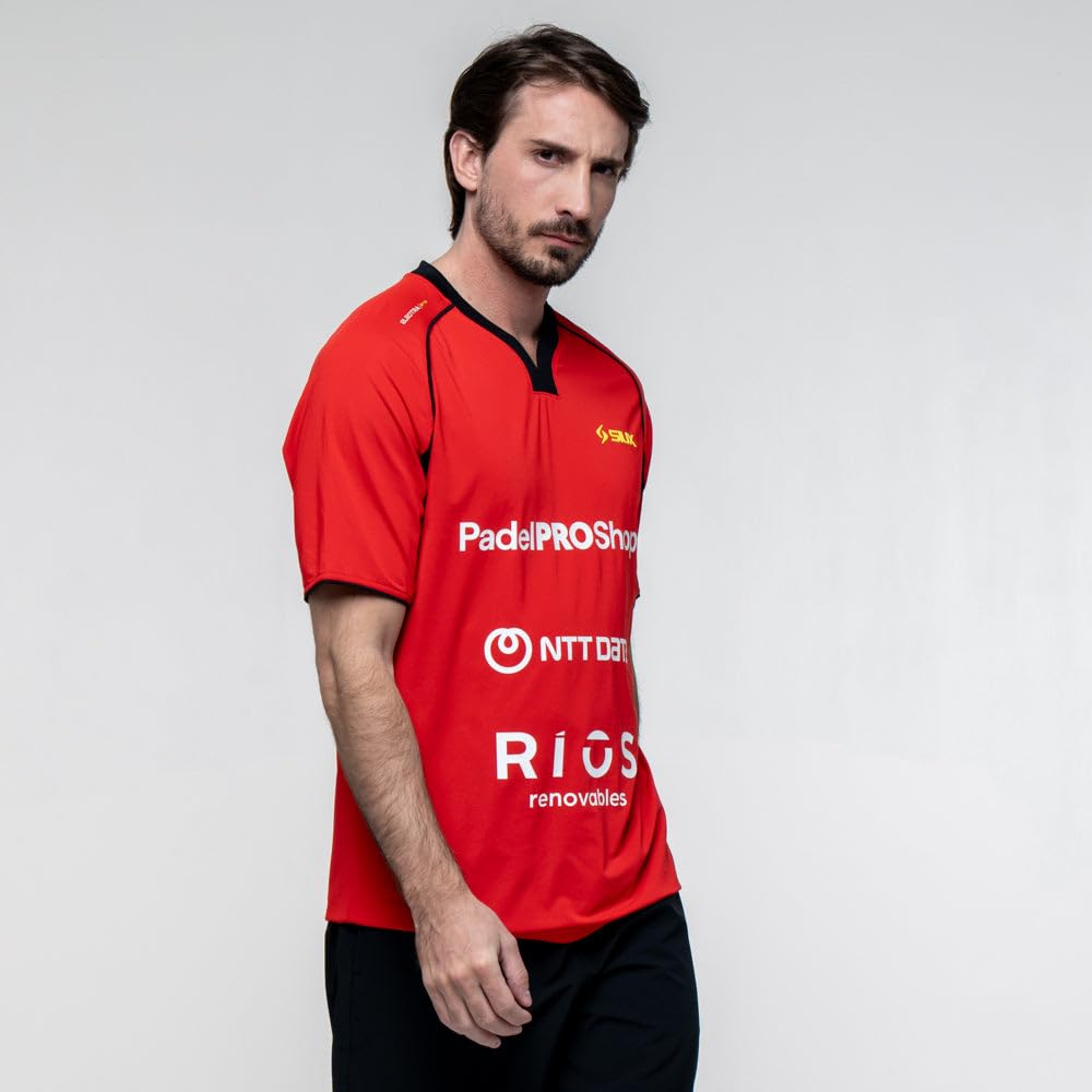 SIUX - Camiseta Electra x Stupa 26 B Hombre Roja - Camiseta de Pádel y Tenis para Hombre, Ropa Deportiva Oficial Franco Stupaczuk para Entrenamiento, Running y Pickleball