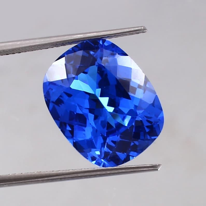 Coussin spinelle bleu de Ceylan pour créer votre collier de mariage - 3