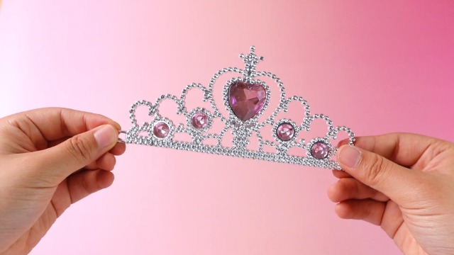 How to Make a Toy Princess Crown: Easy & Creative DIY Guide