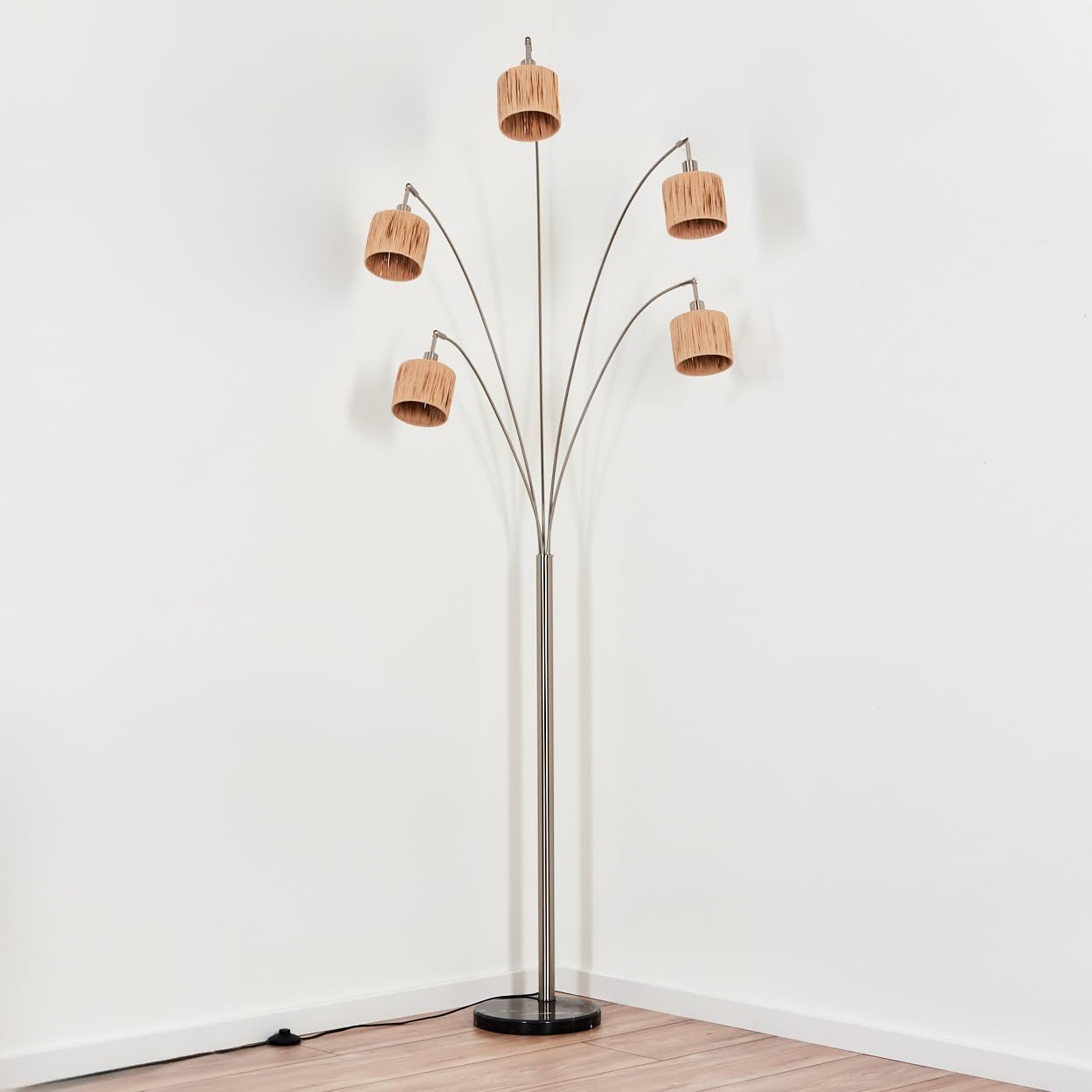 HOFSTEIN Stehleuchte Granja, moderne Stehlampe mit Marmorfuß aus Metall/Bast in Schwarz/Nickel-matt/Naturfarben, verstellbare Leuchte mit Fußschalter, E14, Wohnzimmer, Schlafzimmer, Flur