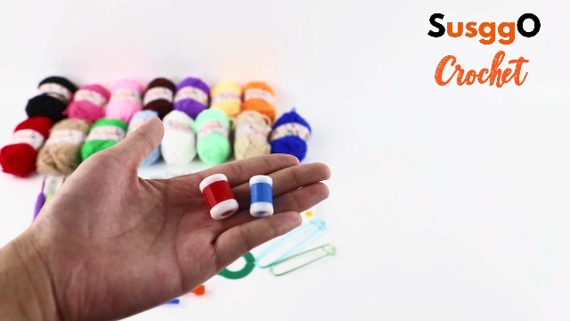SusggO 155 Pezzi Set Uncinetto Completo Con Occhi Amigurumi Imbottitura - Kit Uncinetto Principianti - 12 Gomitoli Cotone Di Latte - Aghi All'uncinetto - Accessori Manuale E Borsa - Uncinetto Set DIY - 6