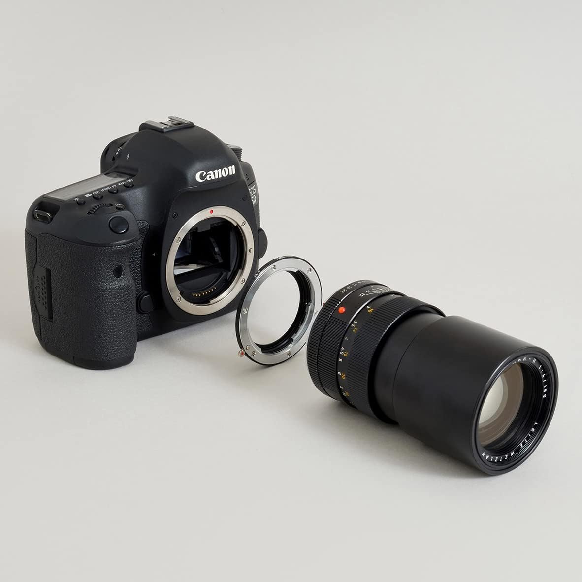 Urth Lens Mount Adapter: Compatible with Canon (EF/EF-S) Camera Body to Leica R Lens - Image 4
