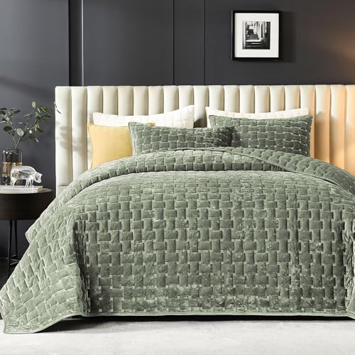 Image of Grassix Velvet Quilt Set Queen Size, Luxury Geometric Design, Sage Green | Lightweight Velvet Comforter with 2 Pillow Shams, Ultra Soft Bedspread Coverlet, Quilted Bedding Set for All Seasons, 90 inchx96 inch