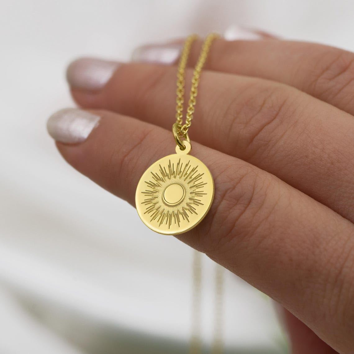 WW_OPC_01881 - Colgante de plata de ley 925 de lujo de 22 mm, sin cadena, símbolo solar hecho a mano, dije luminoso, joyería minimalista para ella, grabado gratuito, chapado en oro