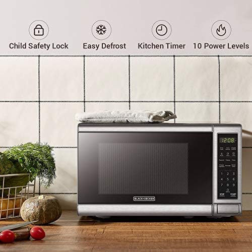 BLACK+DECKER Countertop Microwave Oven, 0.7 Cu.Ft, 700W, Stainless Steel - 2