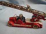  CAMION DE BOMBEROS DELAHAYE. VOITURE DE POMPIERS. 32D. Con 4 bomberos 1 con manguera