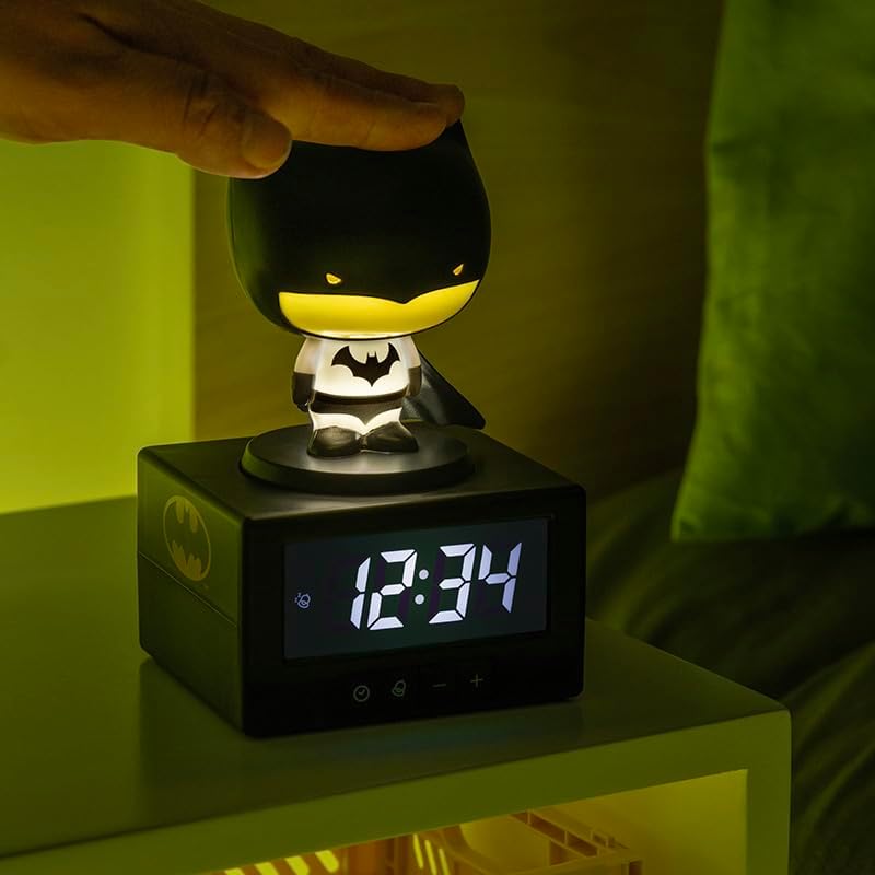 BATMAN Figure Icon Alarm Clock - Officially DC Comics Licensed Boys Bedroom Night Light & Decor | Paladone
