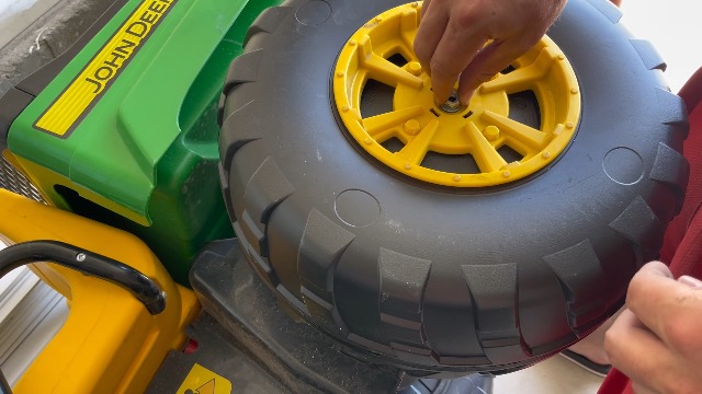 Watch Review and Install of Peg Perego John Deere XUV Rear Wheels on Amazon Live