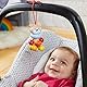 HABA 305231 - Hängefigur Bär, Babyspielzeug für Babyschale, Spieltrainer, Kinderbett und Kinderwagen, Holzspielzeug ab 6 Monaten