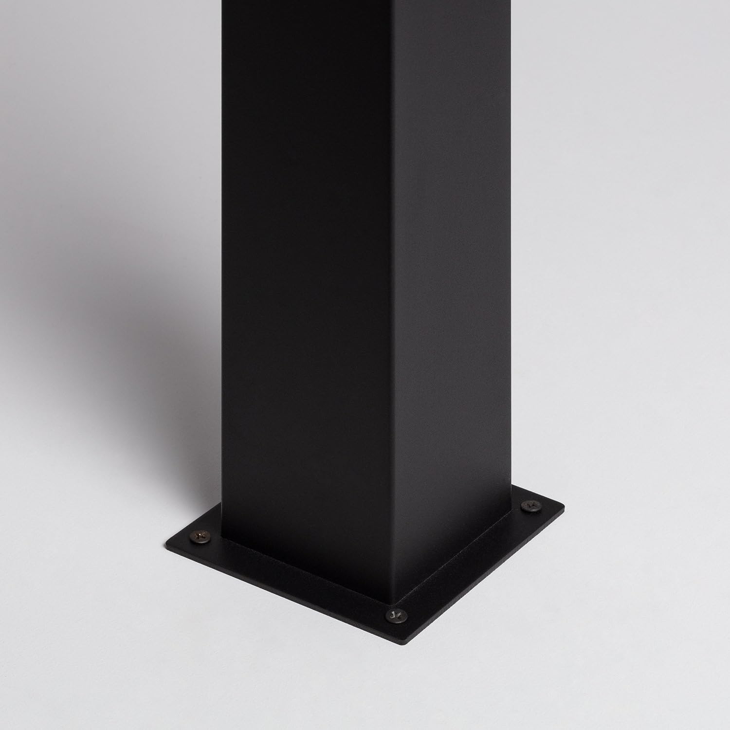 LEDKIA LIGHTING - Baliza Exterior Augusta 74cm | IP54 Resistente | Soporte E27 220V | Difusor Opal Antideslumbrante | Aluminio y PMMA, Negro