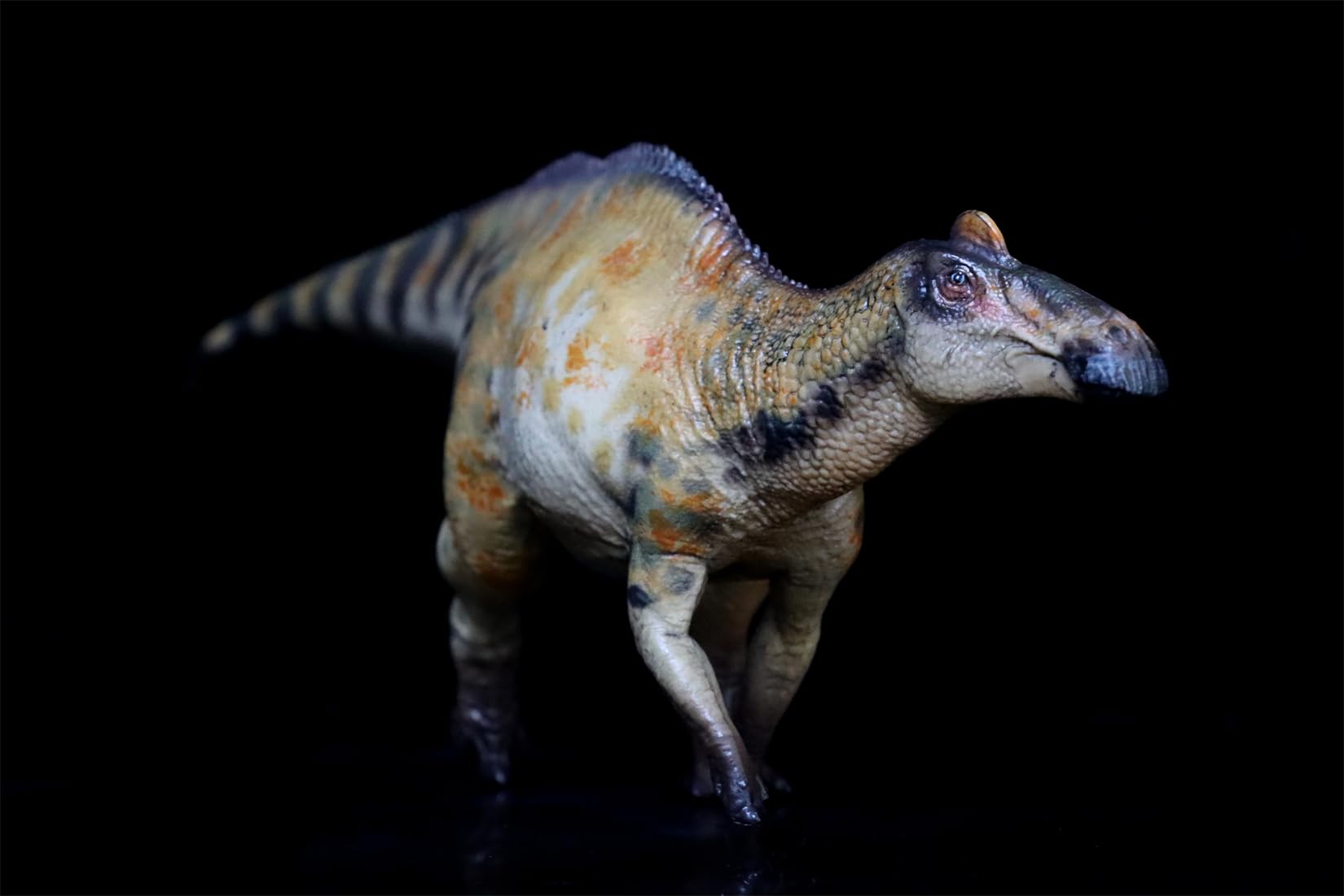 AMITD HLG Studio 1:35 Scale Edmontosaurus Model Realistic PVC Dinosaur Figure Collecor Home Decor Gift for Adult (arancione)