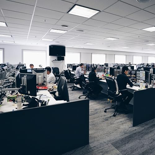 Dymon Digs Into the Hedge Fund Talent War Podcast Por arte de portada