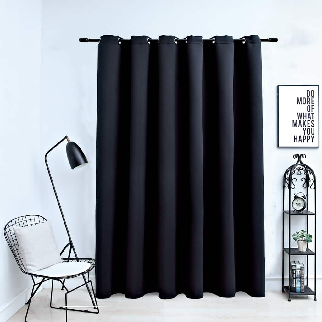 Rideau occultant dans la chambre à coucher pour une ambiance cosy et des nuits calmes