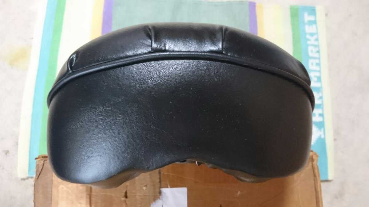 ハーレーダビットソン純正　スポーツスター　そら豆シート　ソロシート 純正シート そら豆シート ハーレー スポーツスター 83-03年