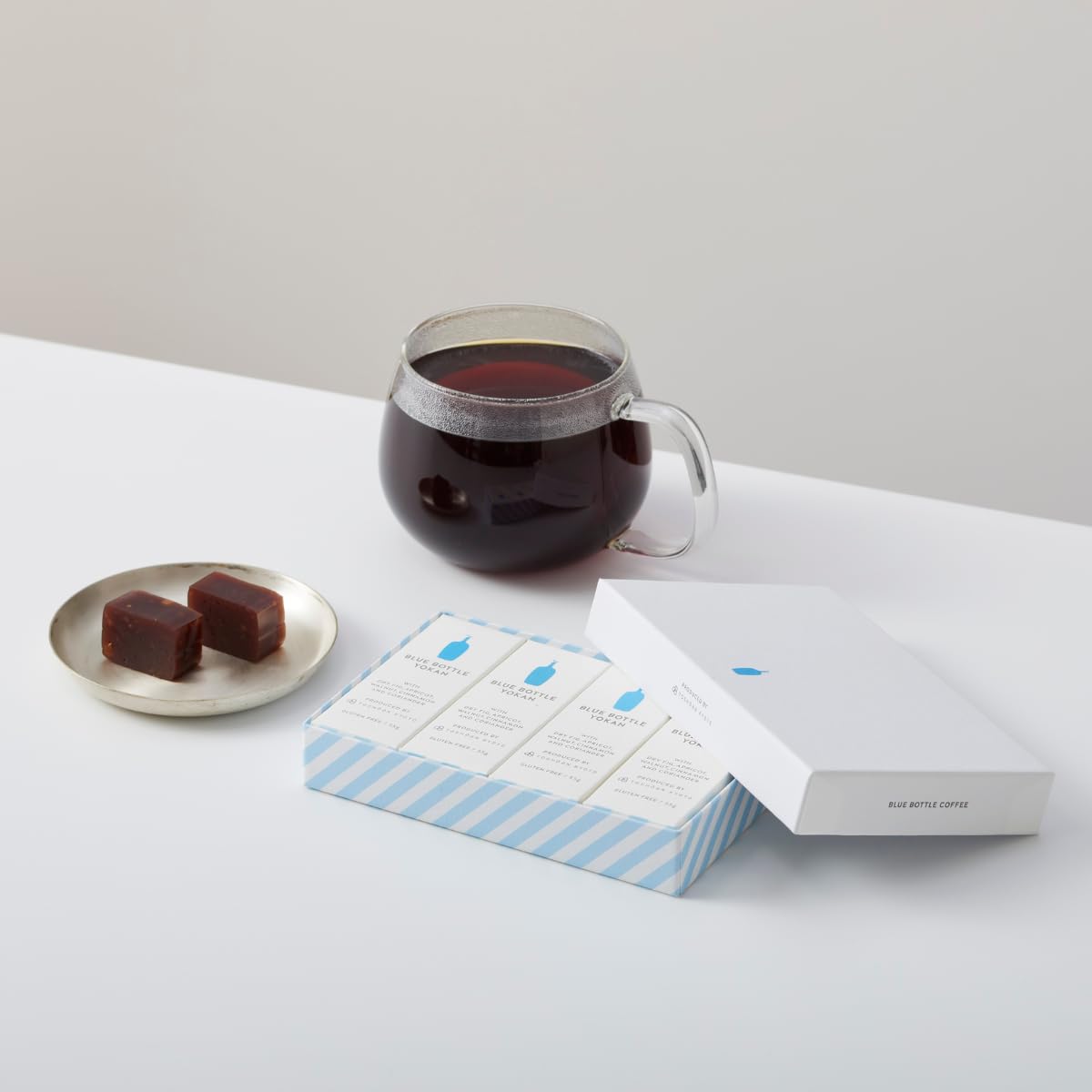Amazon.co.jp: ブルーボトルコーヒー 羊羹 4本ギフトボックス : 食品