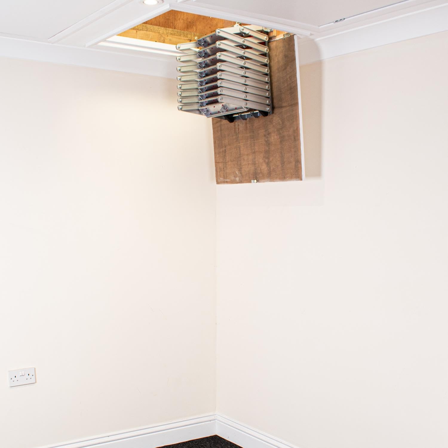 BPS Ziehharmonika-Loftleiter – einfache Montage (3.05m (10'))