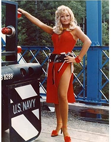 Valerie Perrine as Eve Teschmacher Standing Tall Looking Sexy 8 x 10