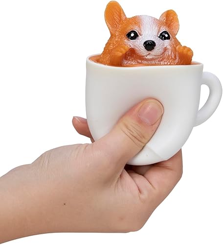 Schylling Cachorro en una taza, aprieta para revelar adorables compañeros con temática de cafeína, el estilo puede variar (paquete de 1)